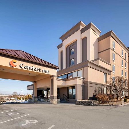 Comfort Inn Airport Manchester Bagian luar foto
