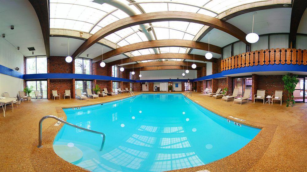 Comfort Inn Airport Manchester Bagian luar foto