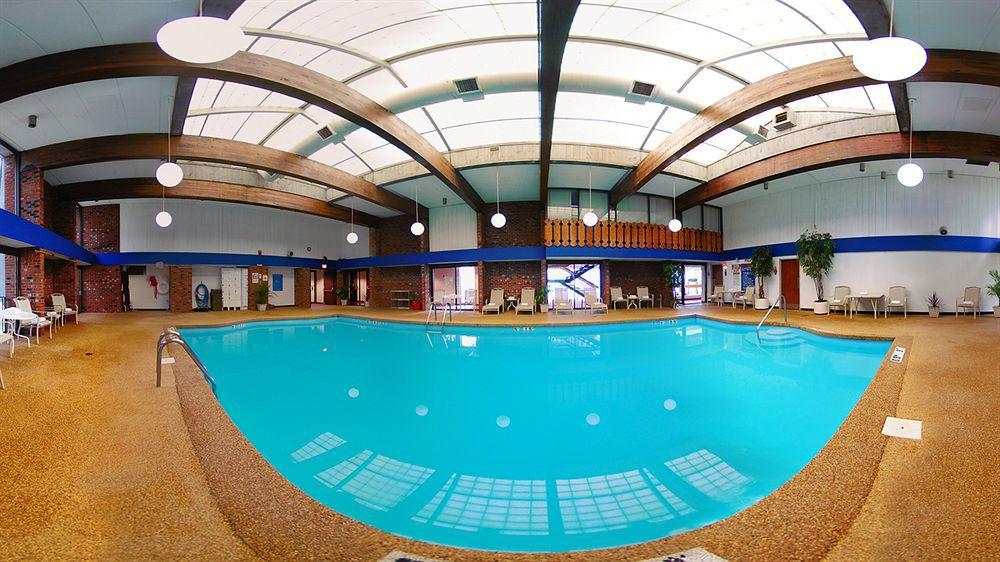 Comfort Inn Airport Manchester Bagian luar foto