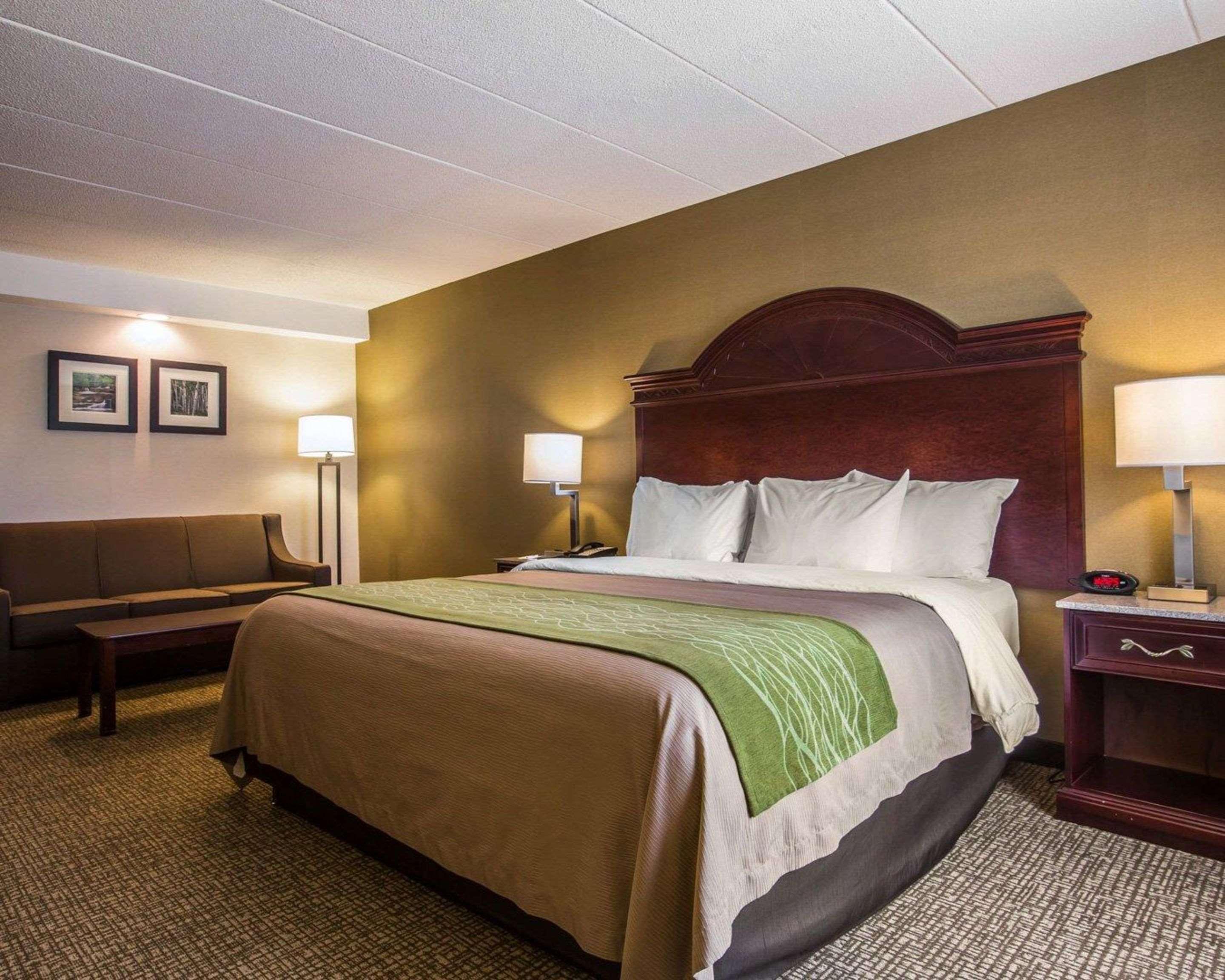 Comfort Inn Airport Manchester Bagian luar foto