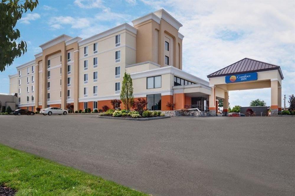 Comfort Inn Airport Manchester Bagian luar foto