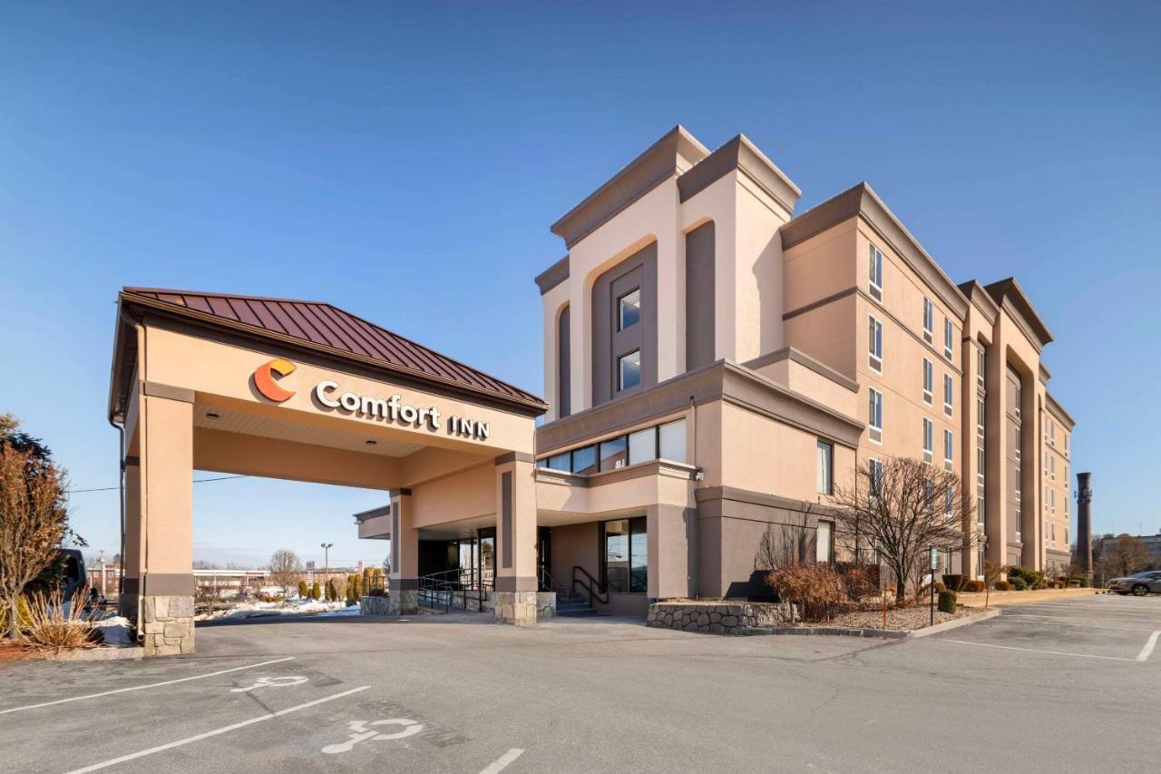 Comfort Inn Airport Manchester Bagian luar foto