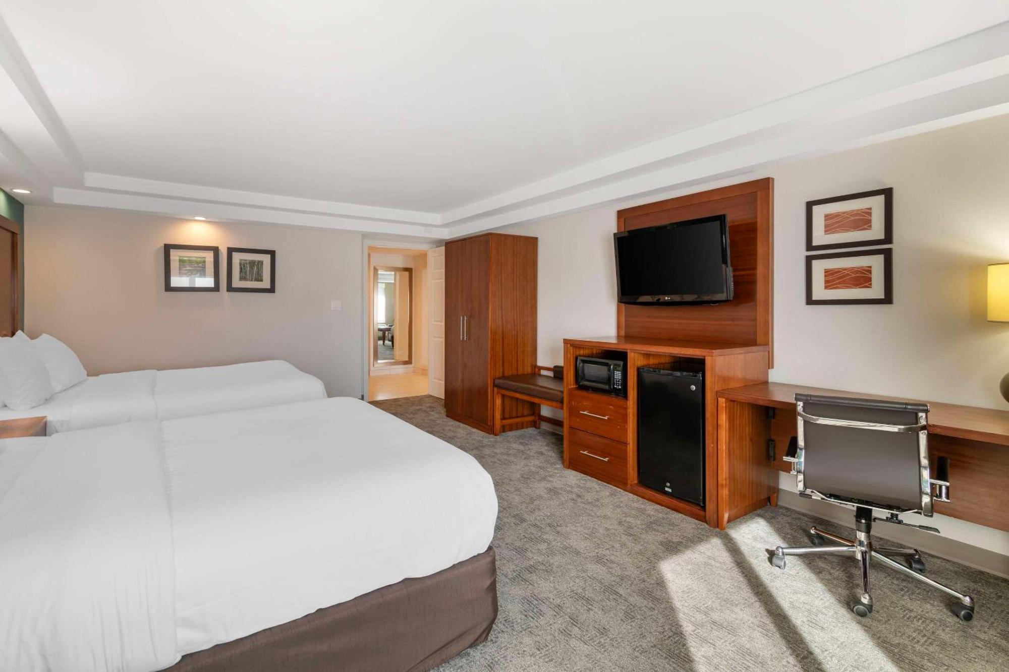 Comfort Inn Airport Manchester Bagian luar foto