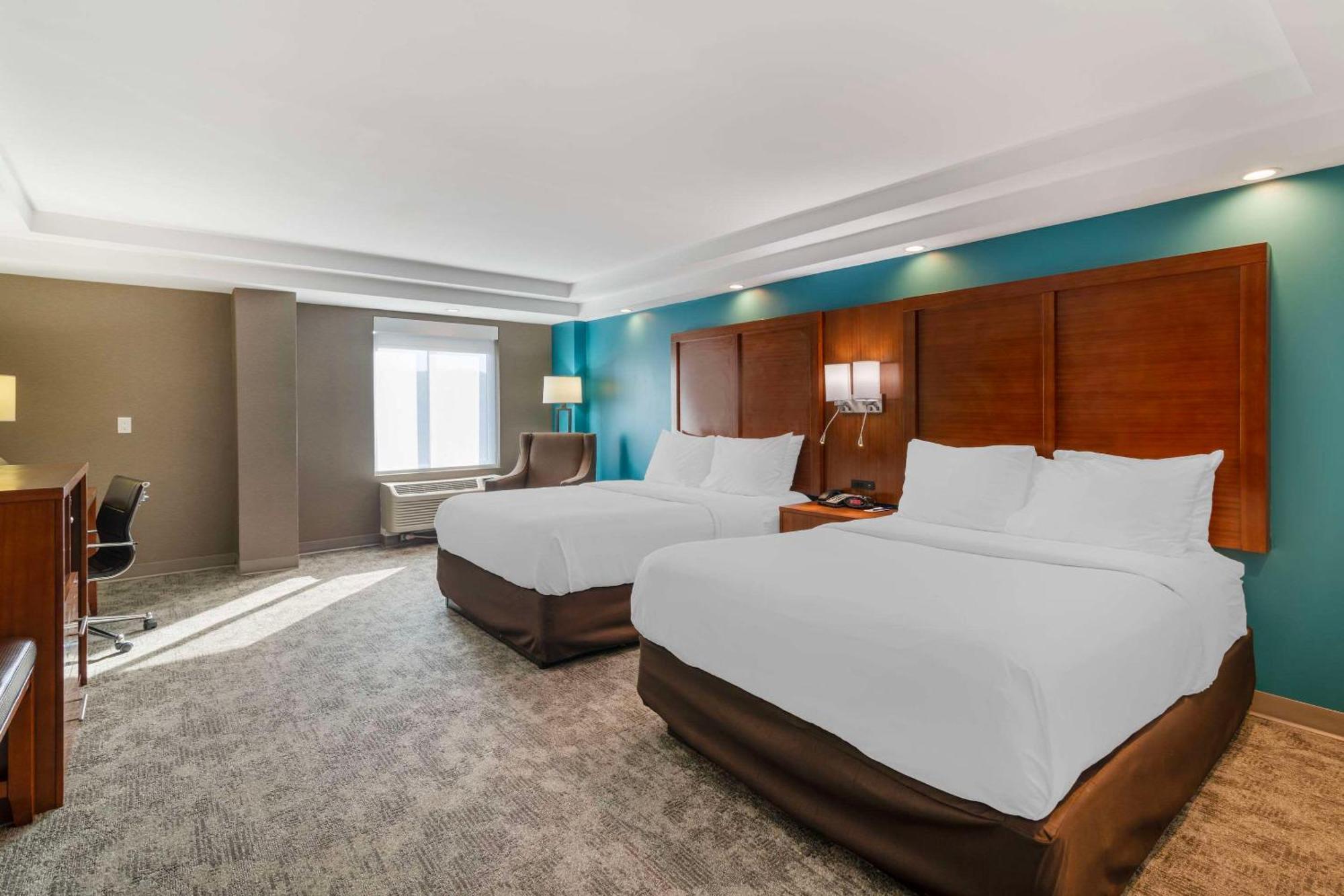 Comfort Inn Airport Manchester Bagian luar foto