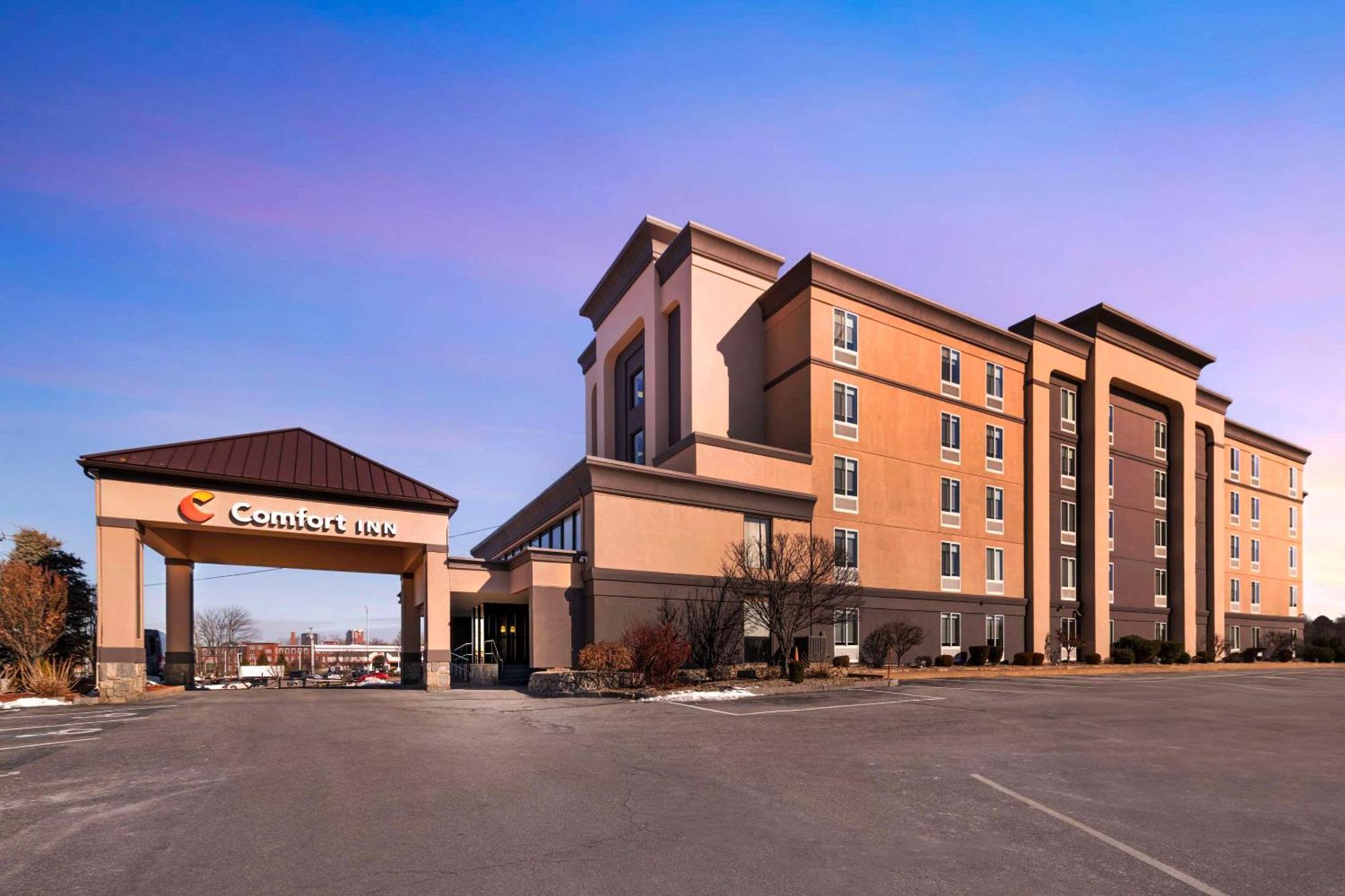 Comfort Inn Airport Manchester Bagian luar foto