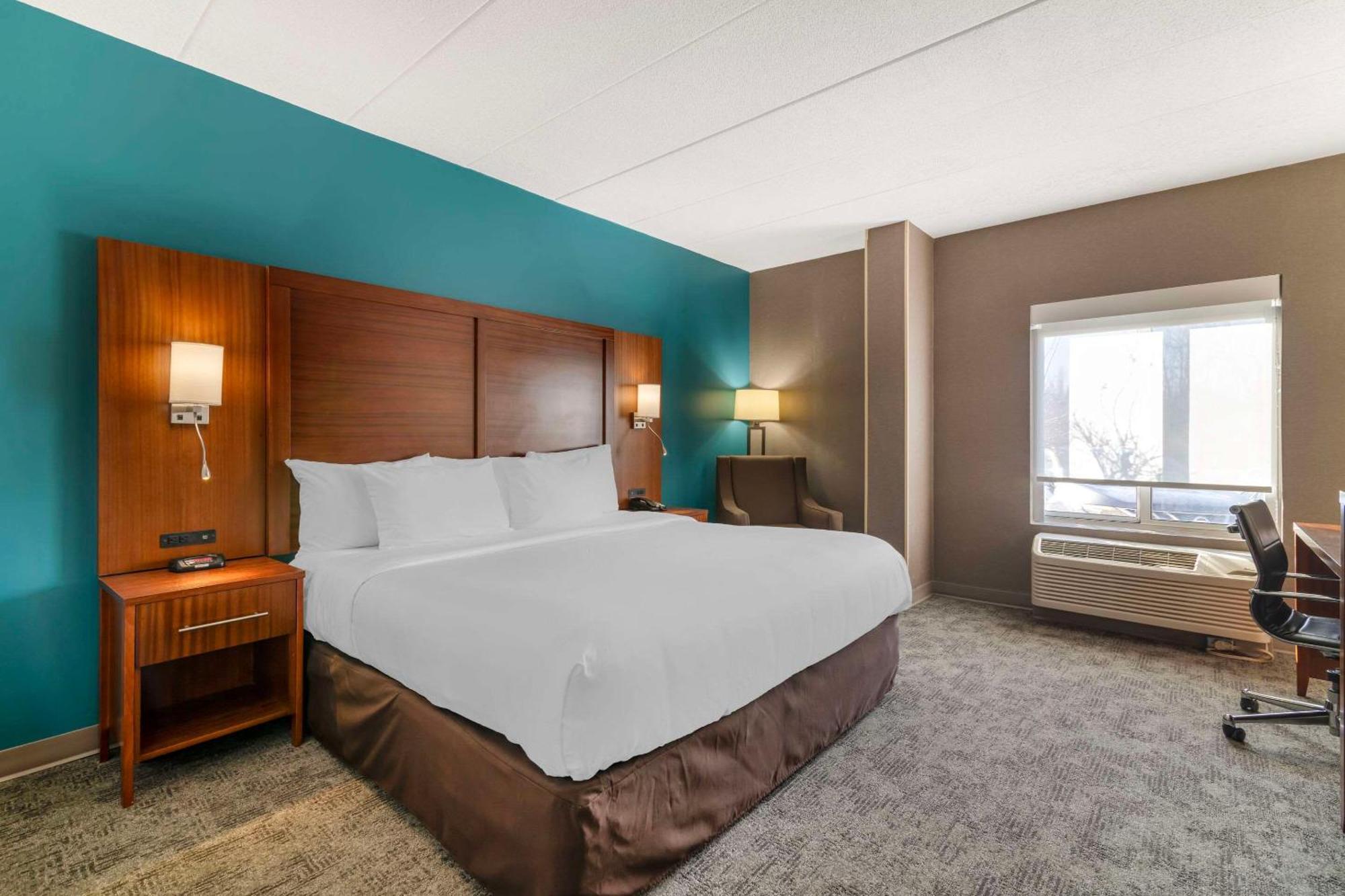 Comfort Inn Airport Manchester Bagian luar foto