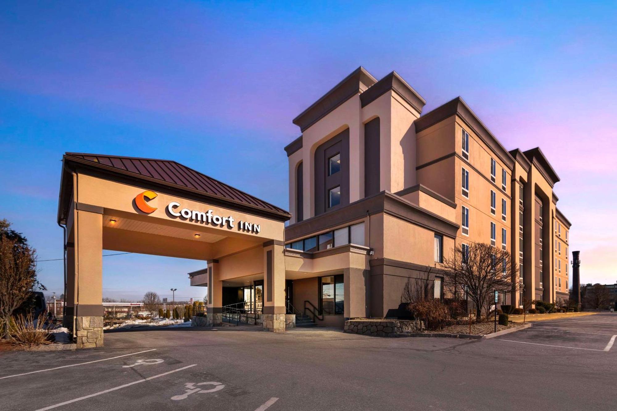 Comfort Inn Airport Manchester Bagian luar foto